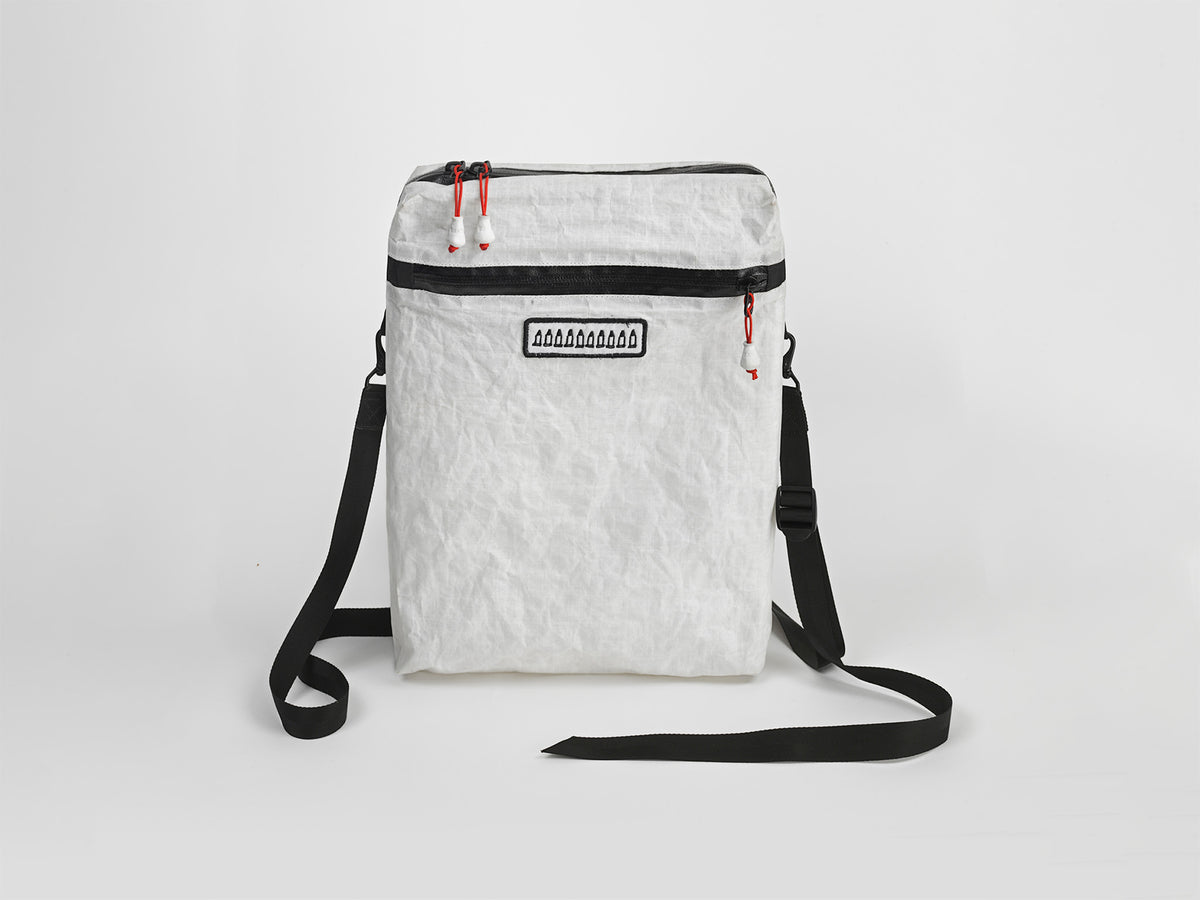 ★E.B.M★ Nylon shoulder bag EMO4AHB010 DefenderACE-A04 Laptop Shoulder Bag for 14 inch MacBook Pro